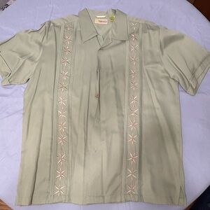 Cubavera Men's Green Embroidered Shirt